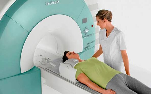 Проведение МРТ для диагностики остеохондроза